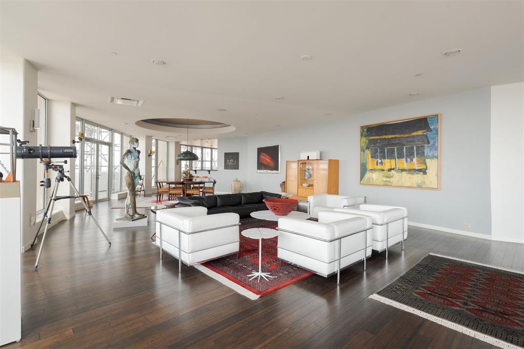 5900 Mosteller Drive Unit: 181