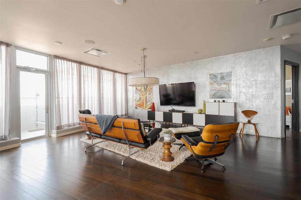 5900 Mosteller Drive Unit: 181