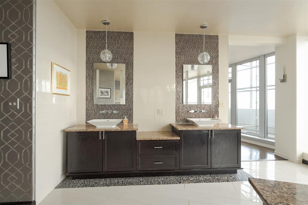 5900 Mosteller Drive Unit: 181