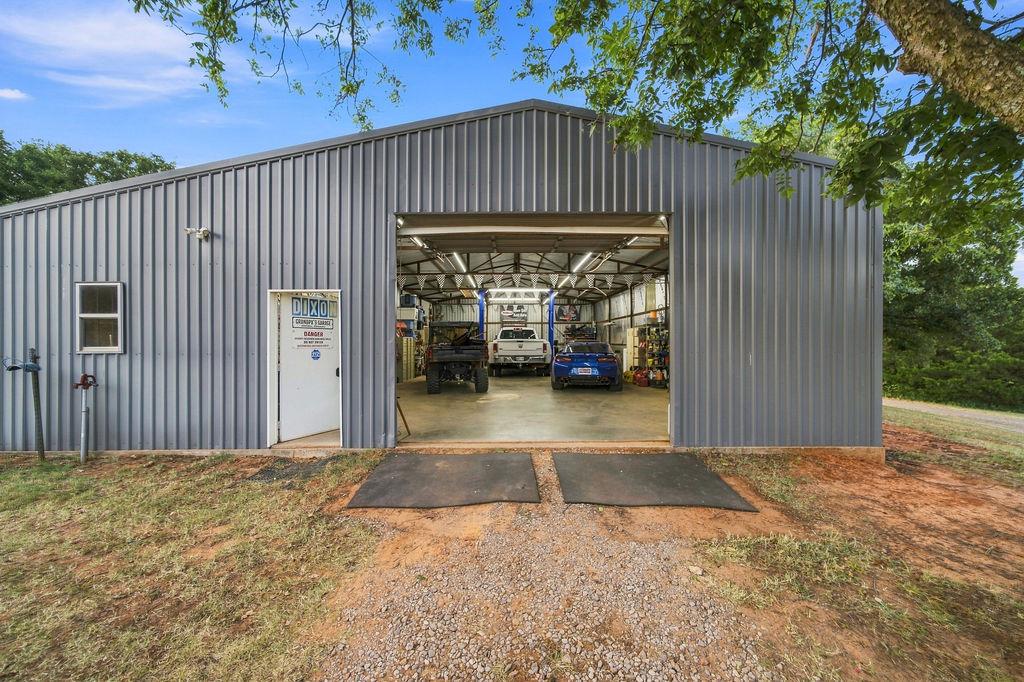 940005 S 3370 Road
