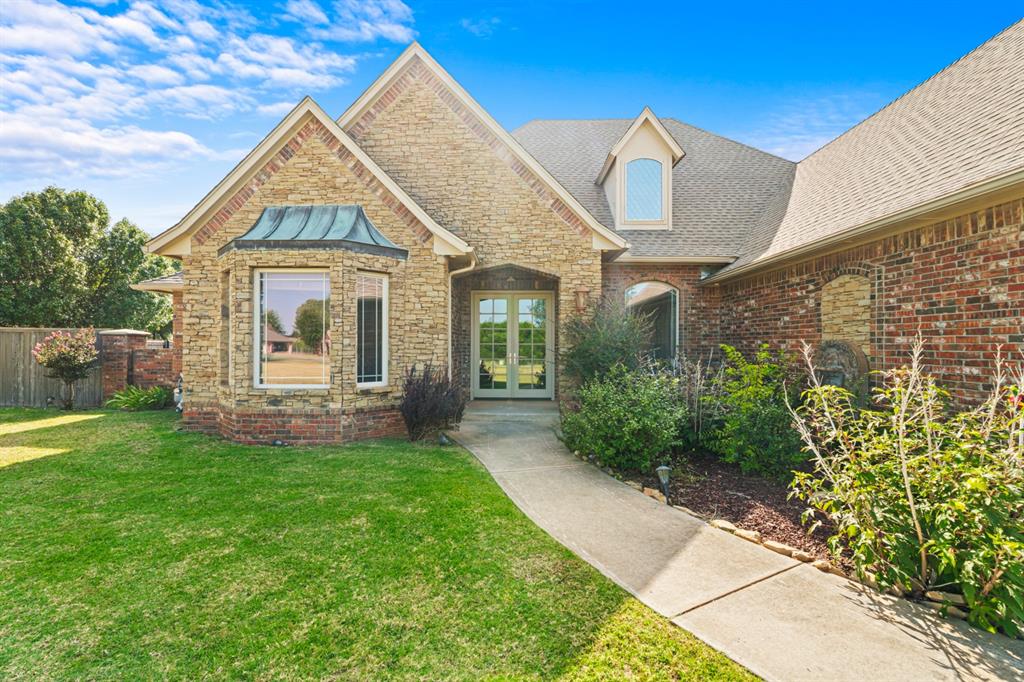 1109 N Edinburrough Way