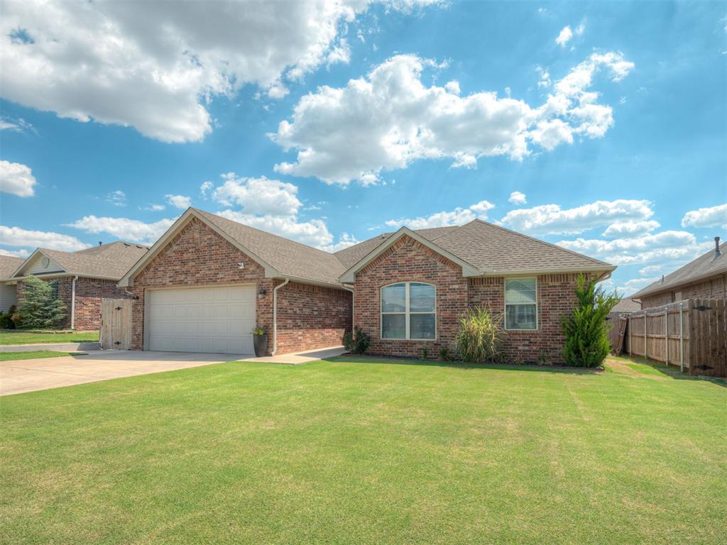 1915 Twisted Oak Court