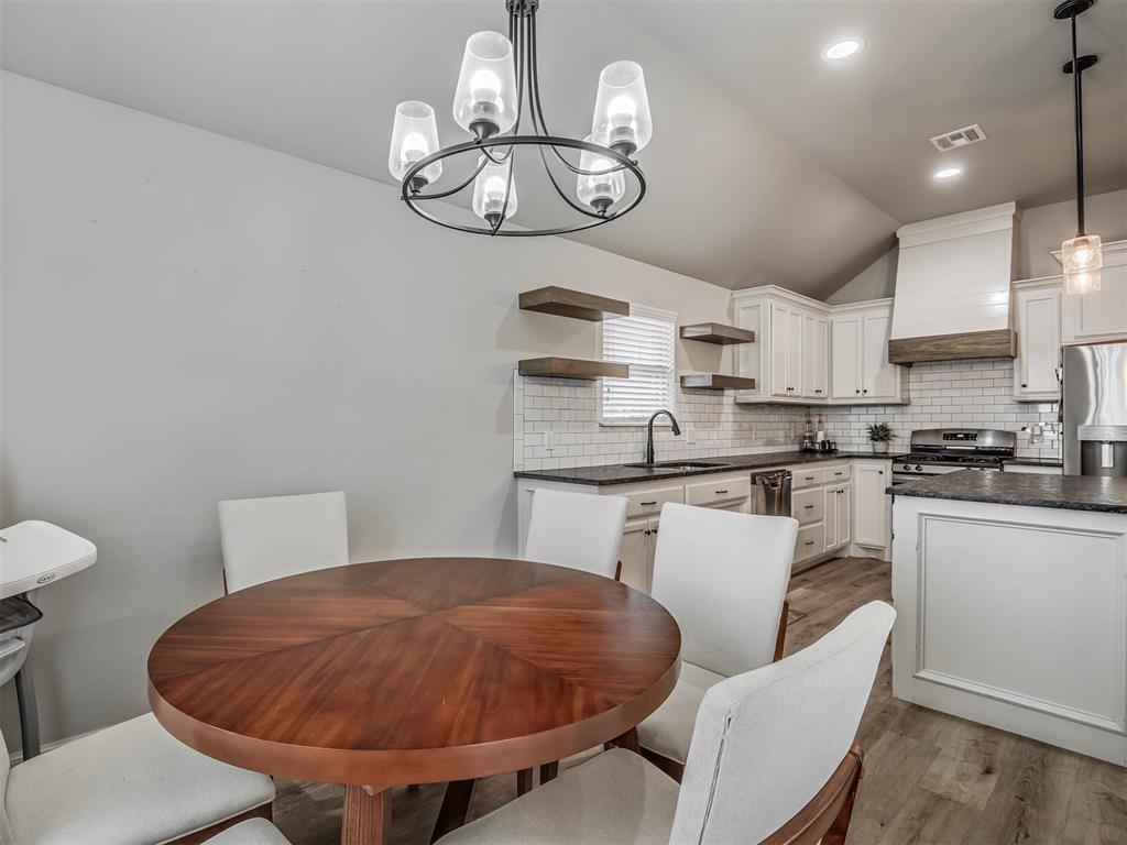 1915 Twisted Oak Court