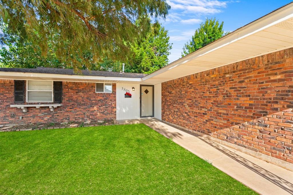 3805 N Eagle Lane