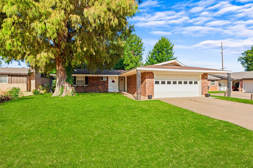 3805 N Eagle Lane