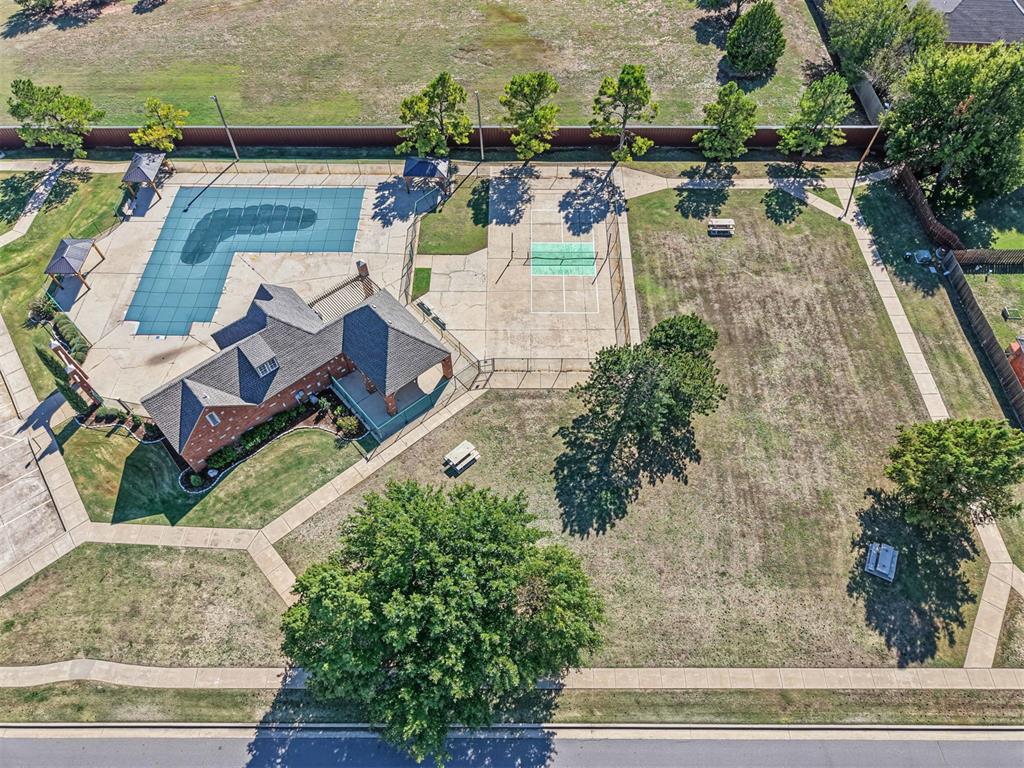 7412 NW 111th Street