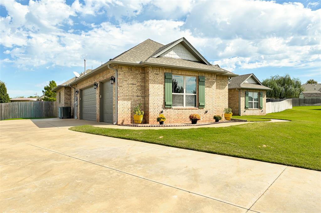 13504 Shady Pine Circle