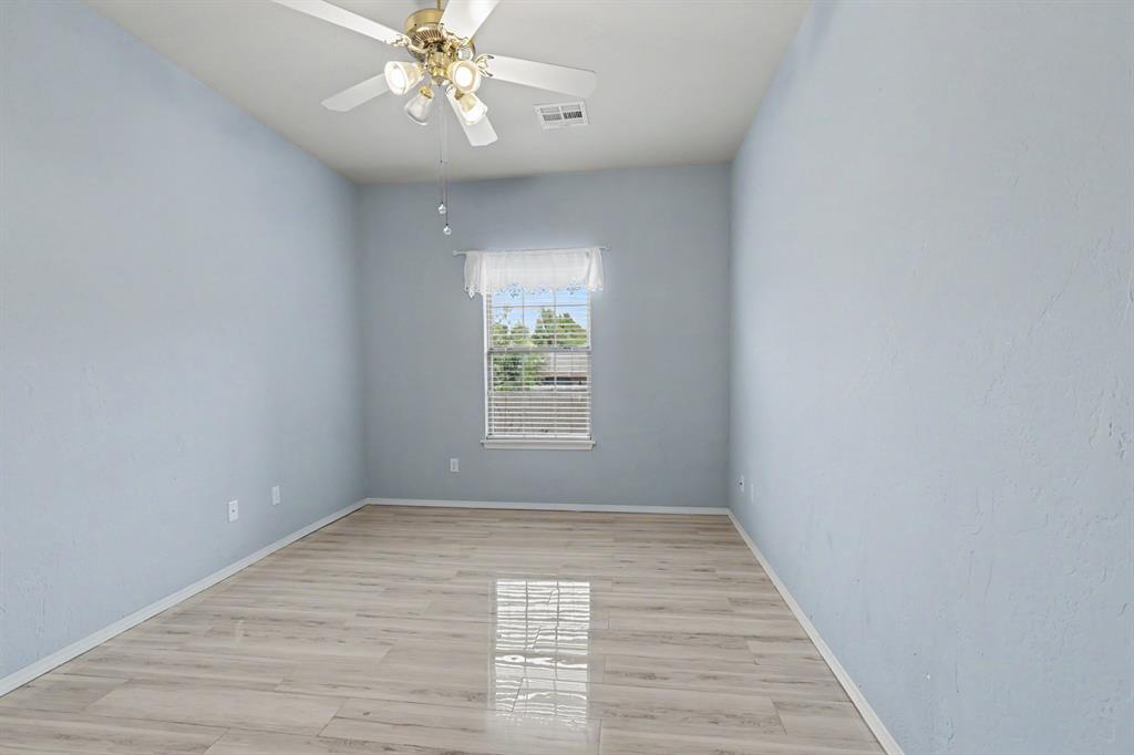 4613 NW 25th Place