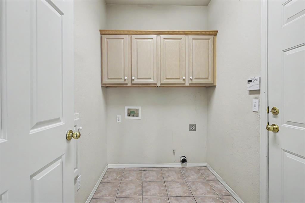 4613 NW 25th Place