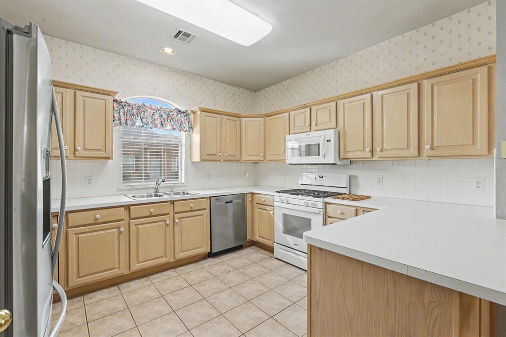 4613 NW 25th Place