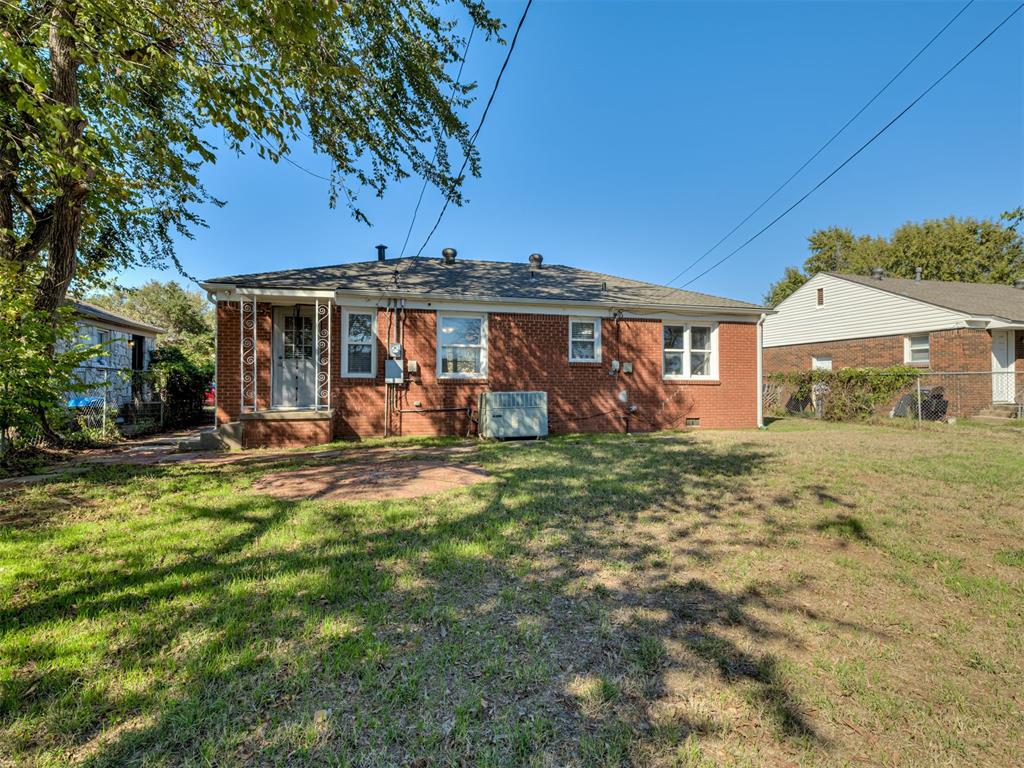 3008 W Fairfield Avenue