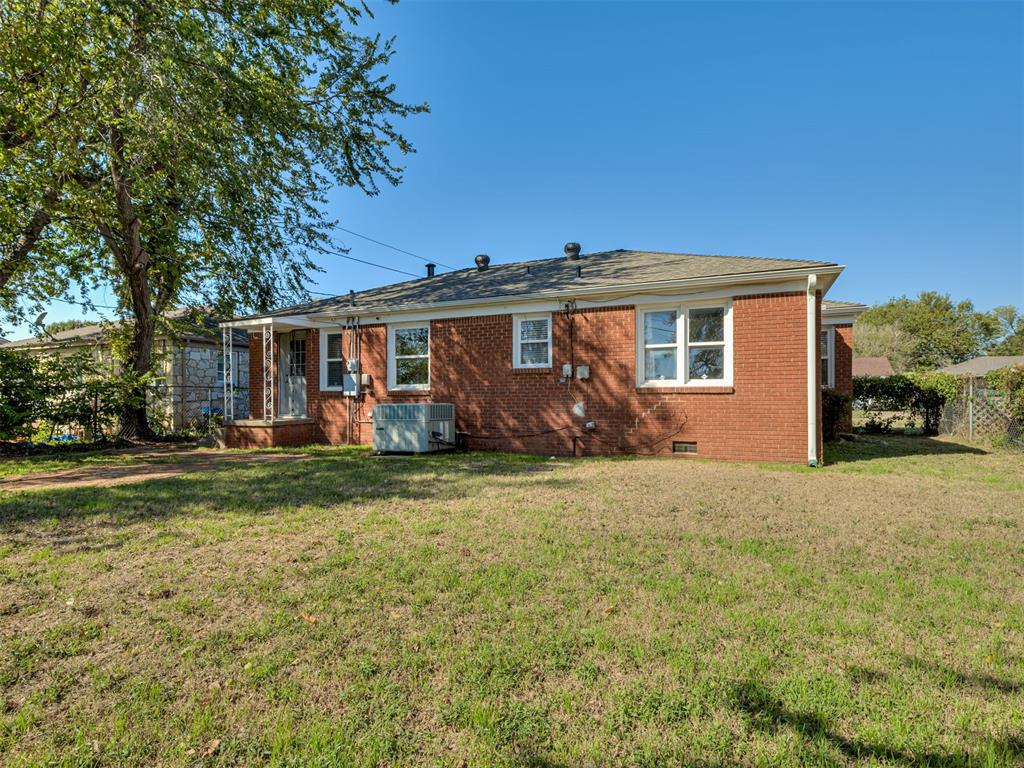 3008 W Fairfield Avenue