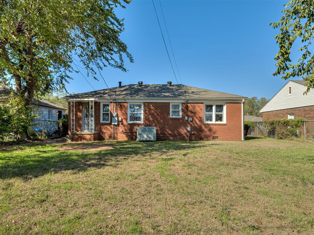 3008 W Fairfield Avenue
