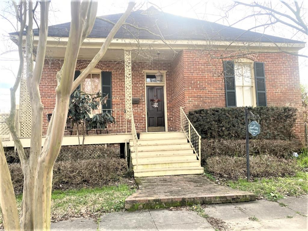 910 Washington Street