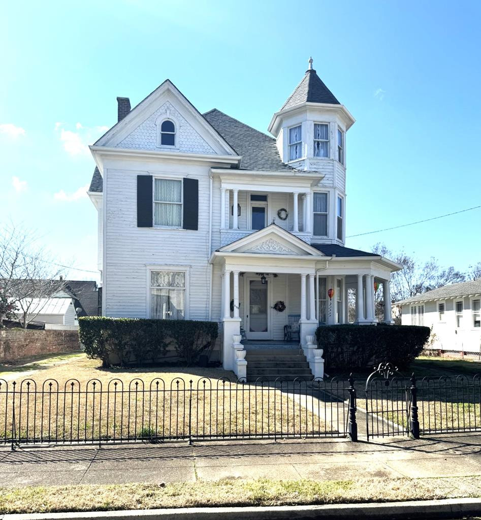 608 Washington Street