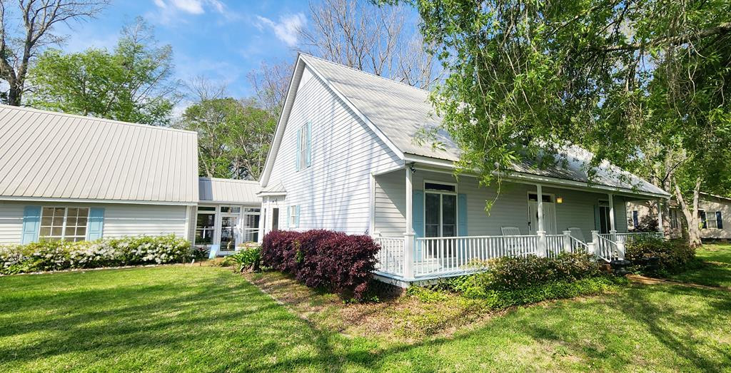 1204 Concordia Avenue