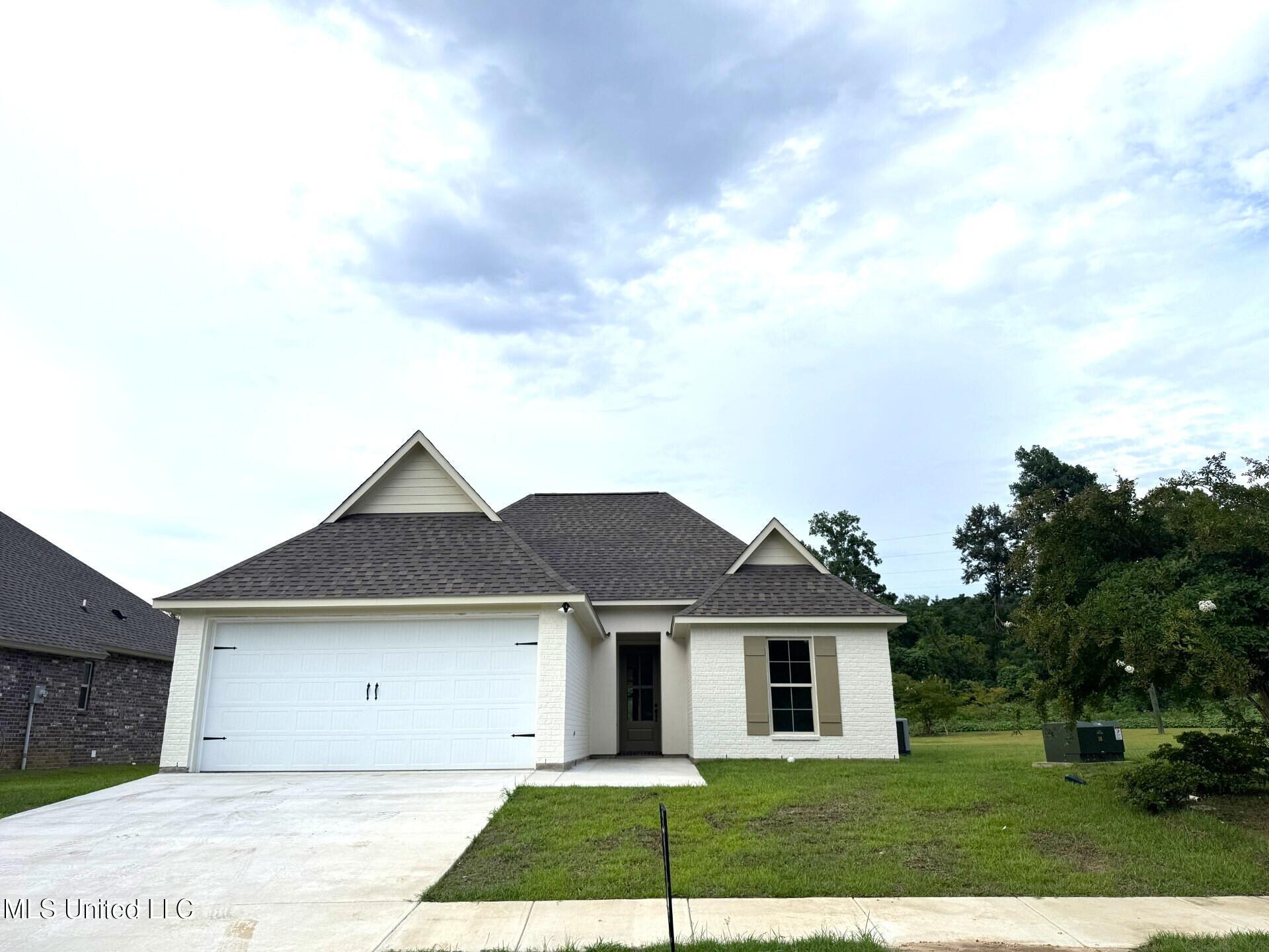 6 Hedges Plantation Place