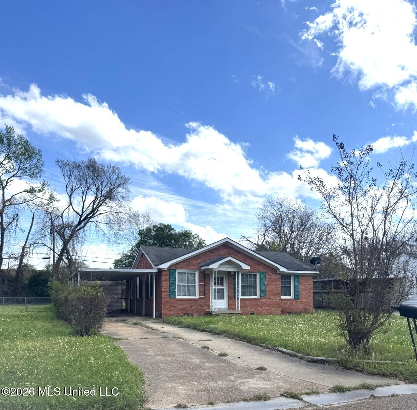 1507 Eastwood Road