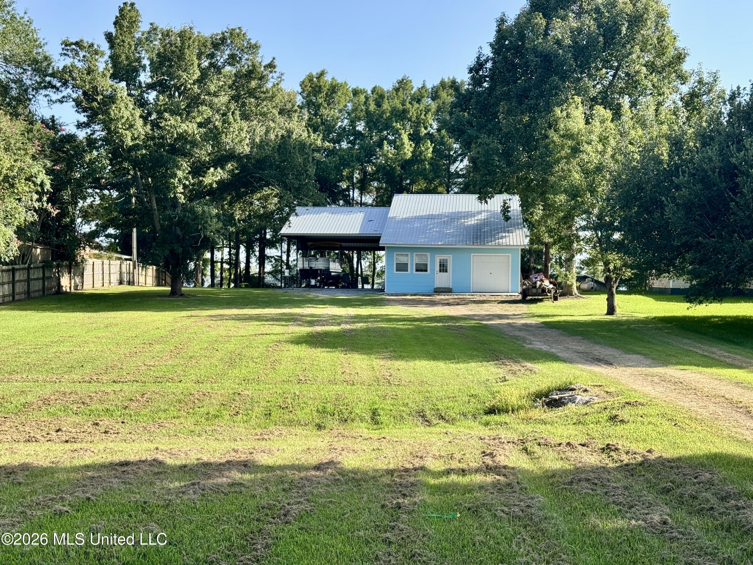3240 Louisiana 569