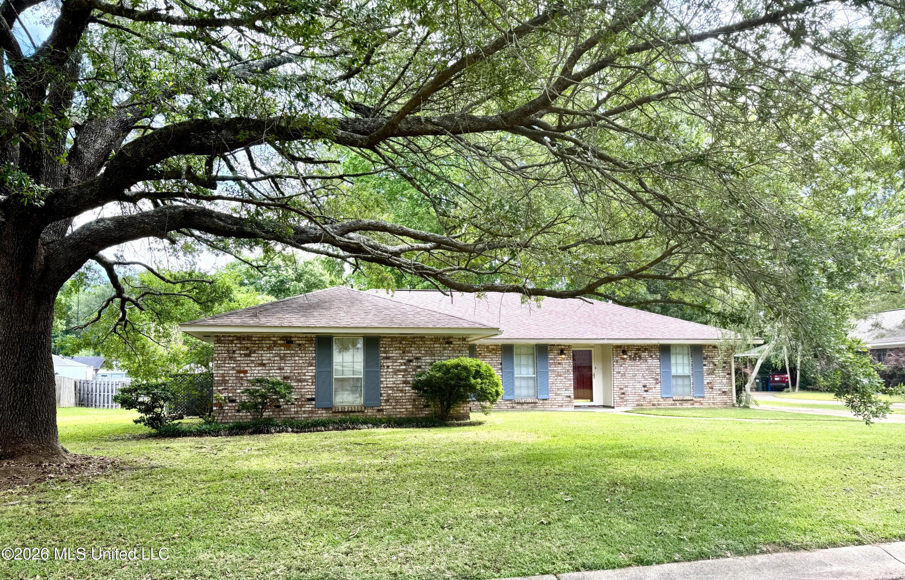 109 N Meadow Road