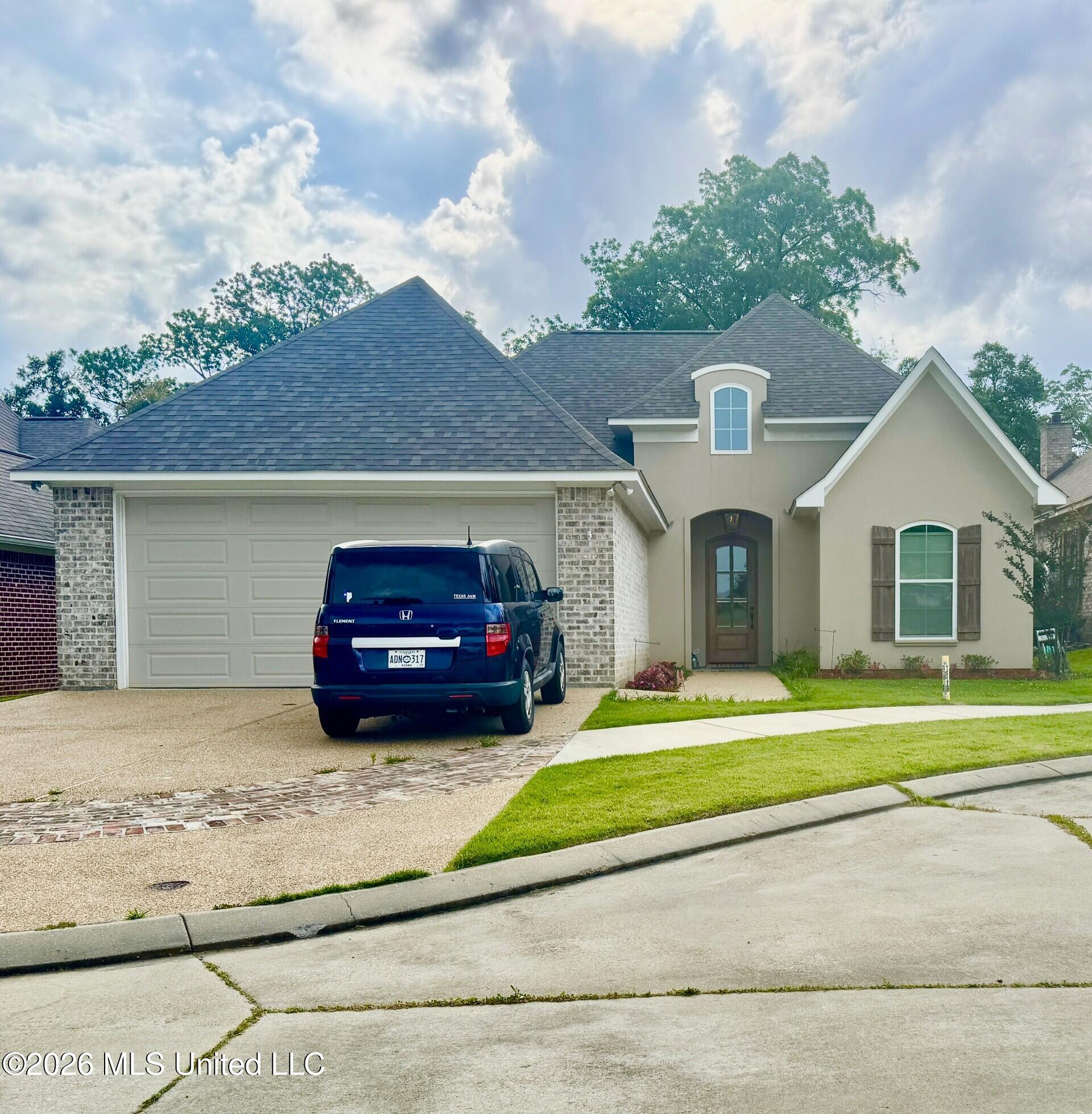 33 Ashburn Woods Avenue