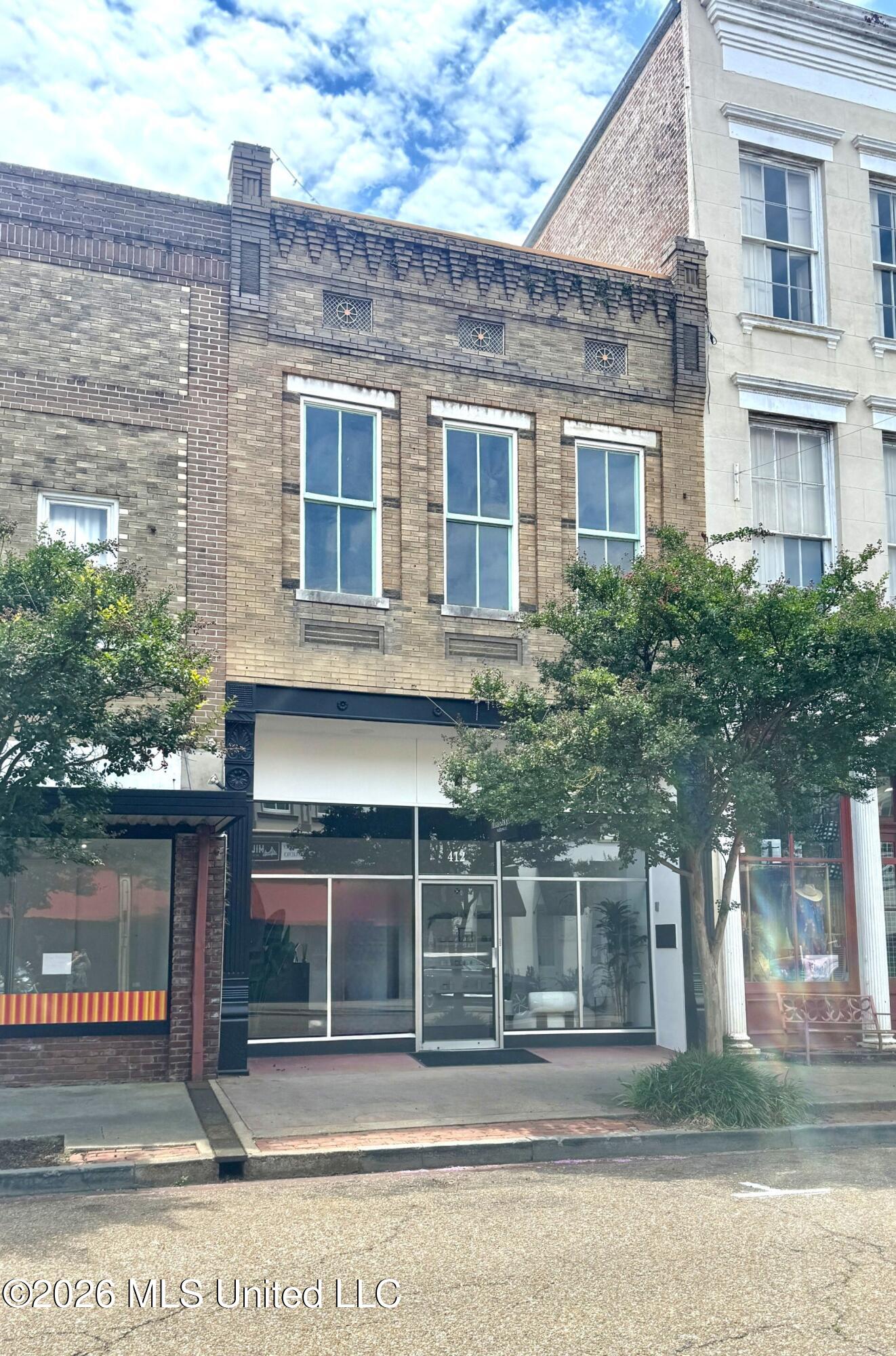 412 Main Street