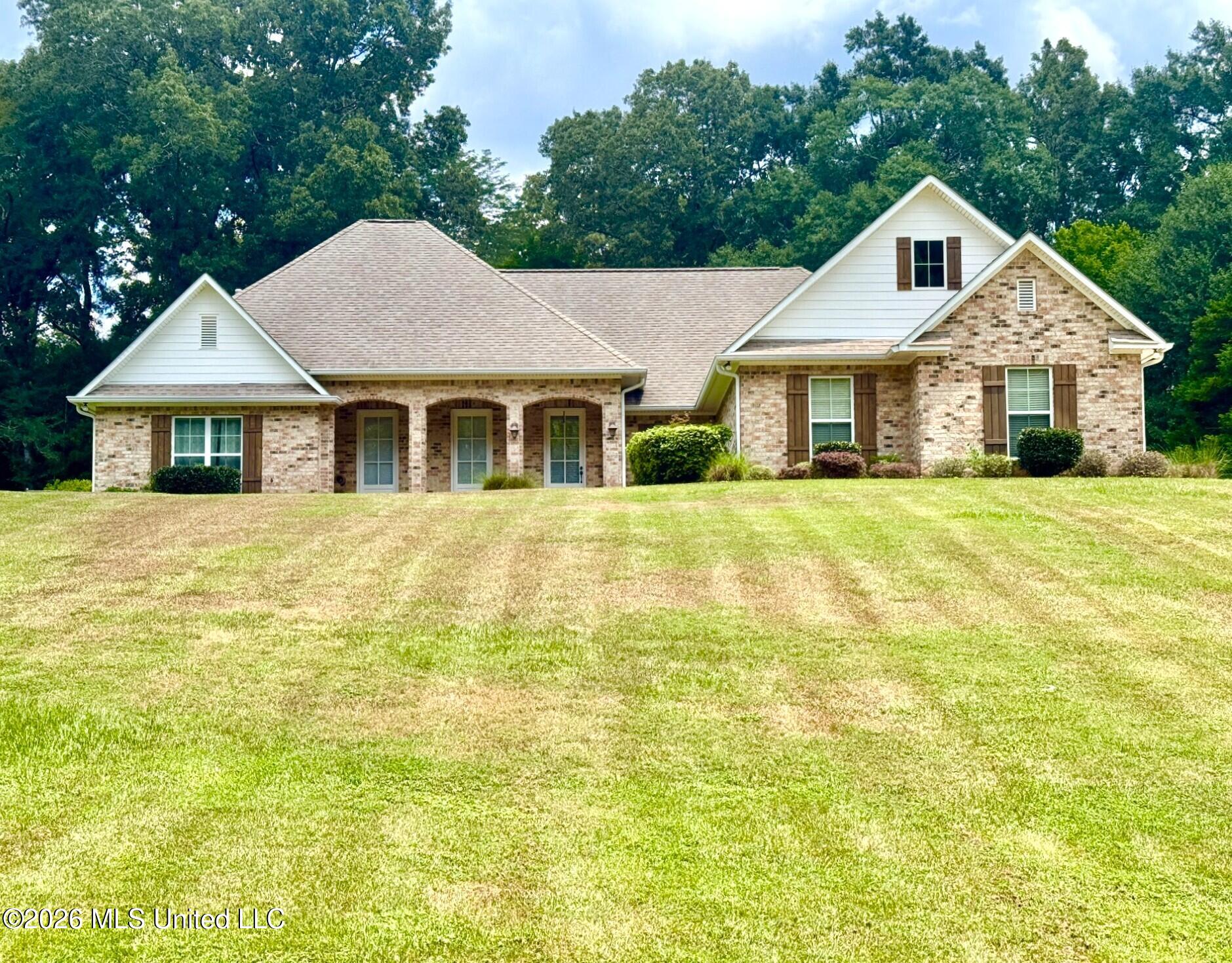 11 Country Squire Road