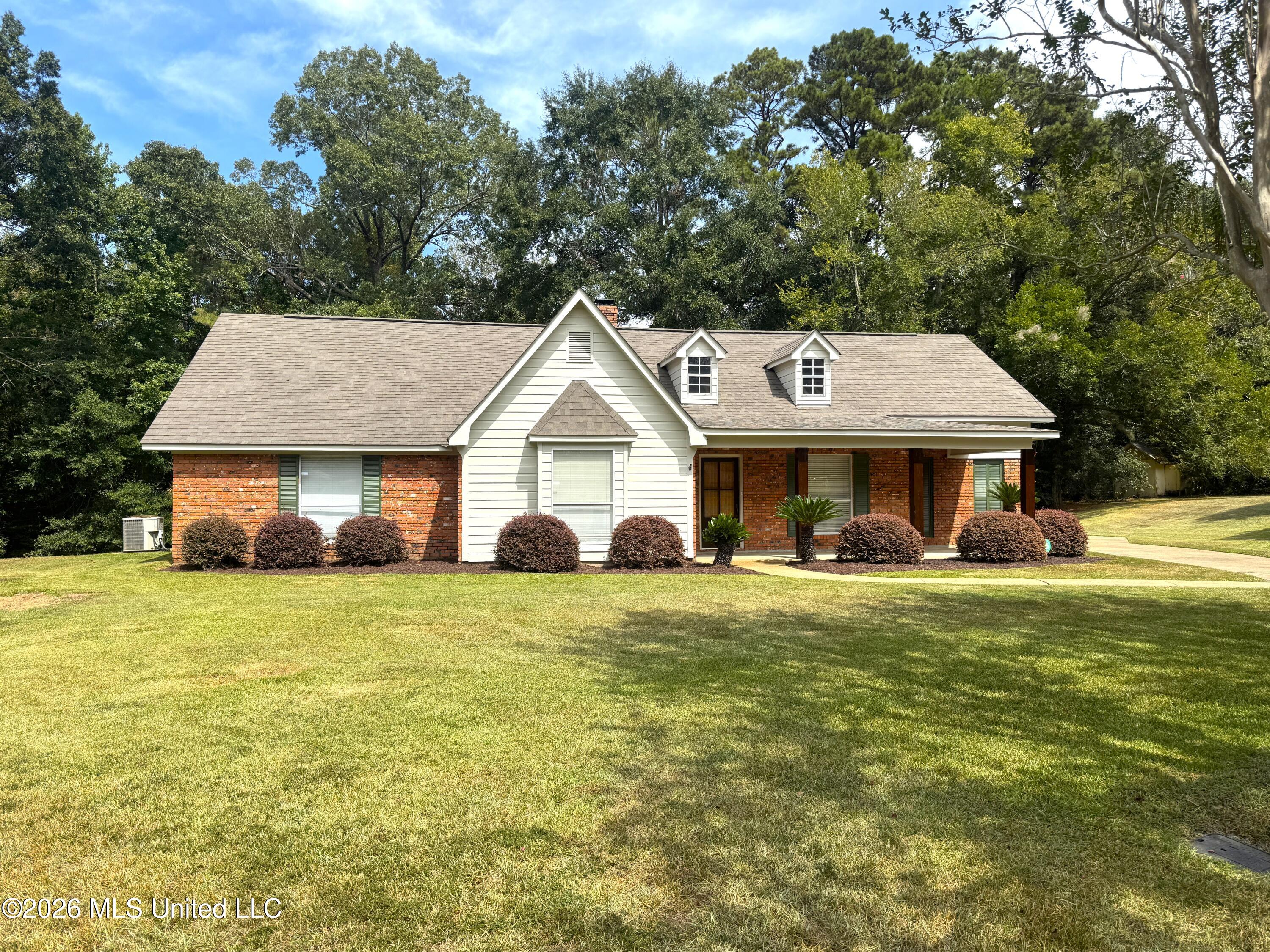 112 Greenwood Lane