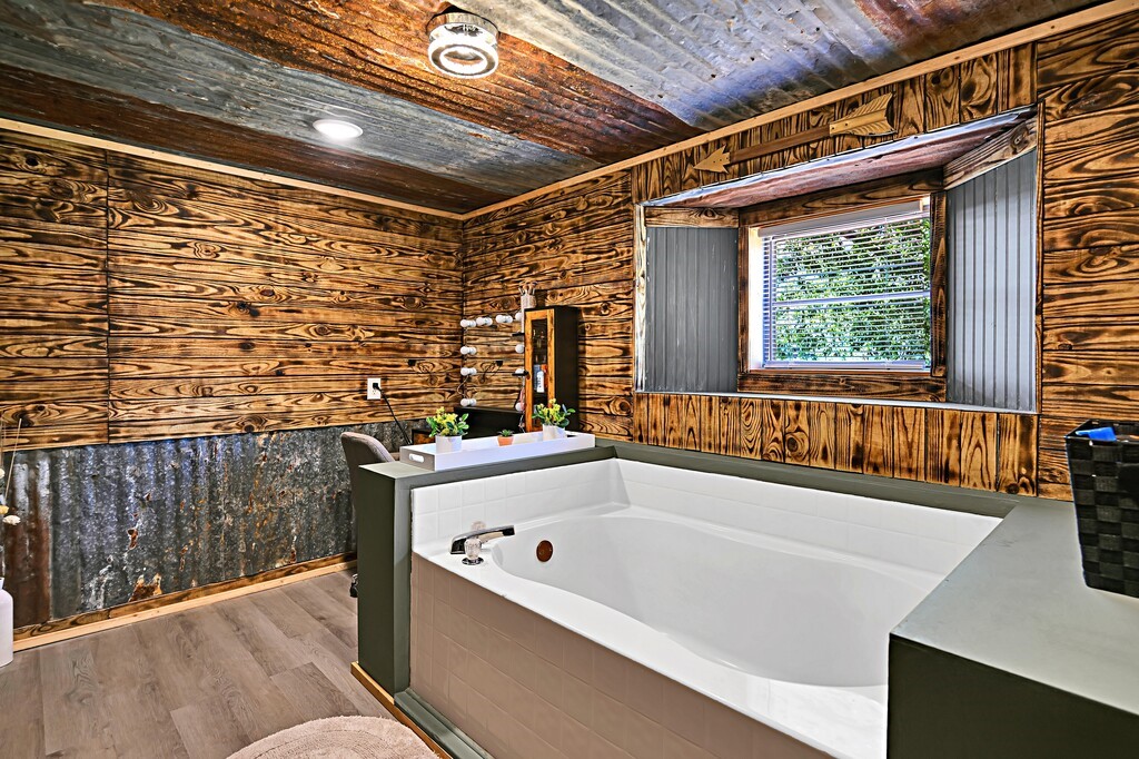 253 County Road 1296