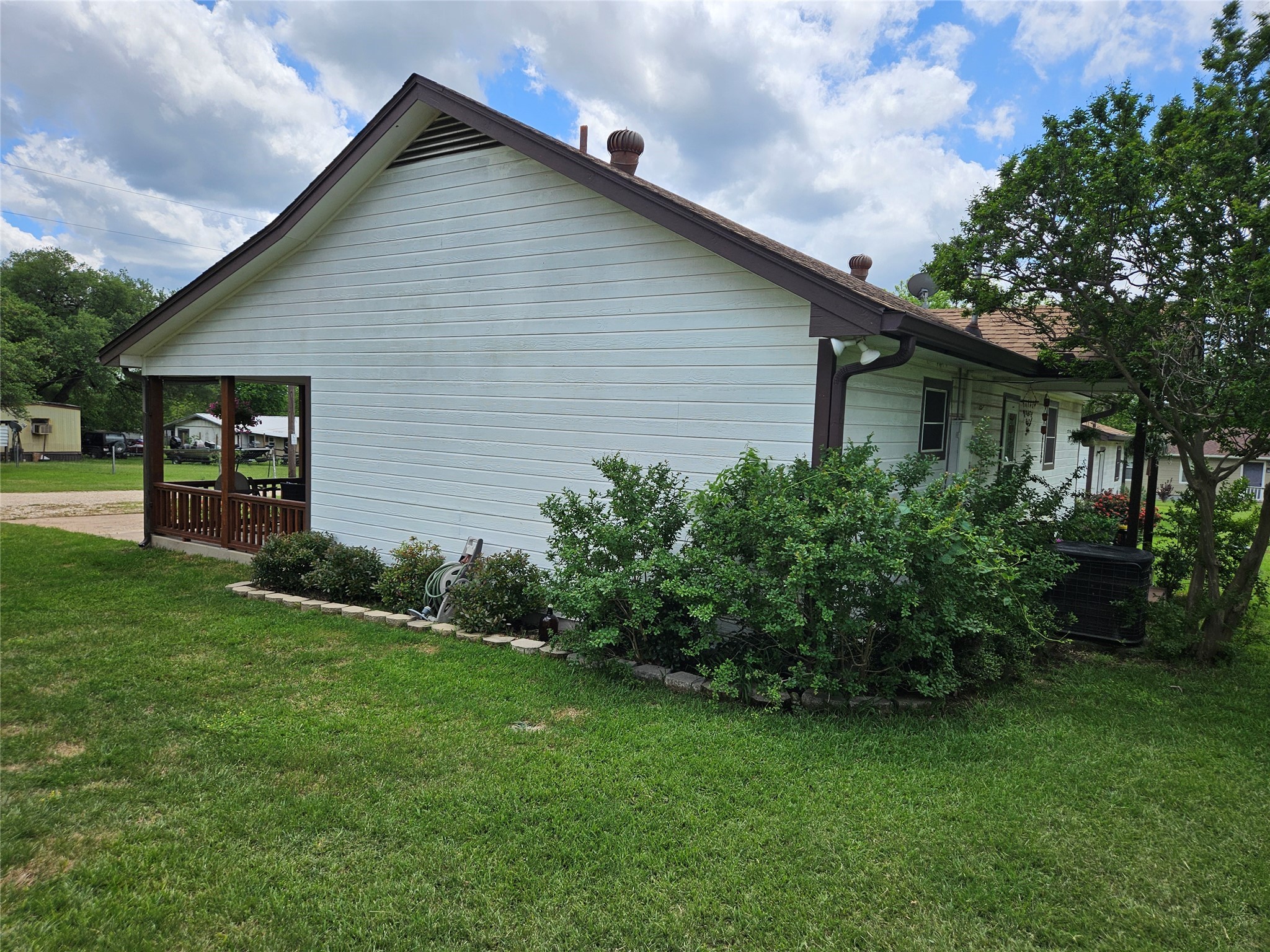 125 Private Road 1317