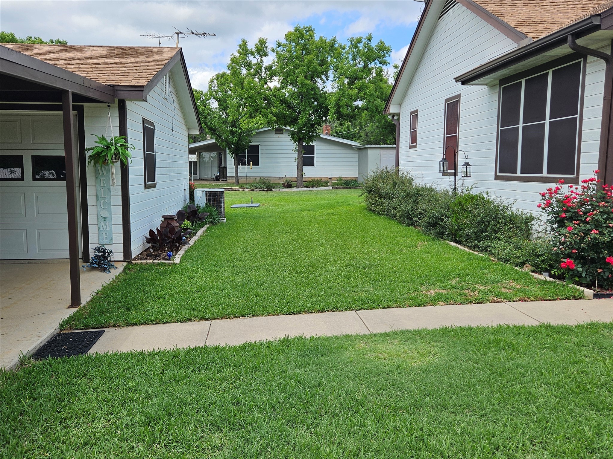 125 Private Road 1317