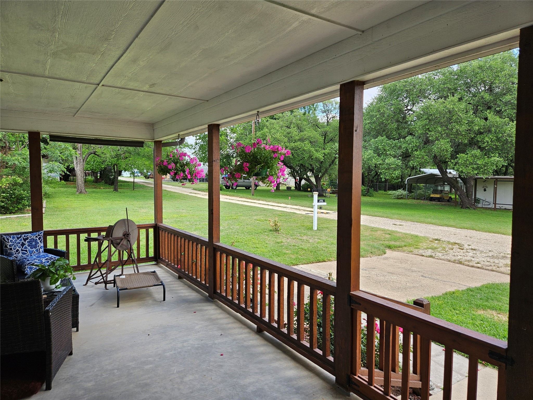 125 Private Road 1317