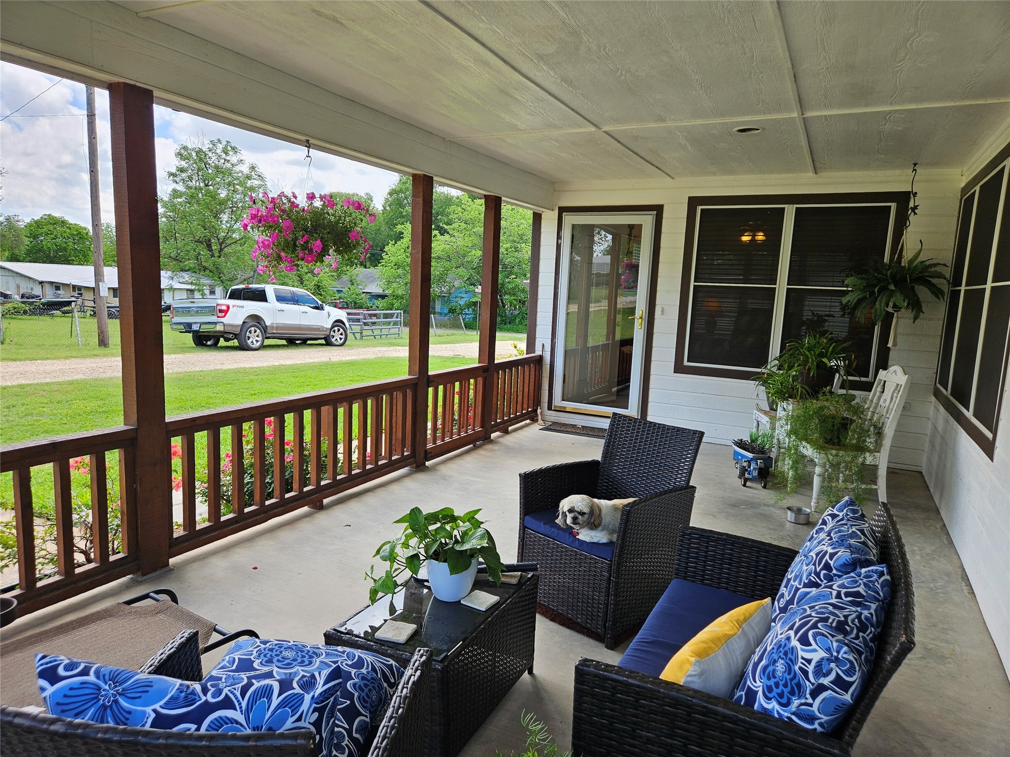 125 Private Road 1317