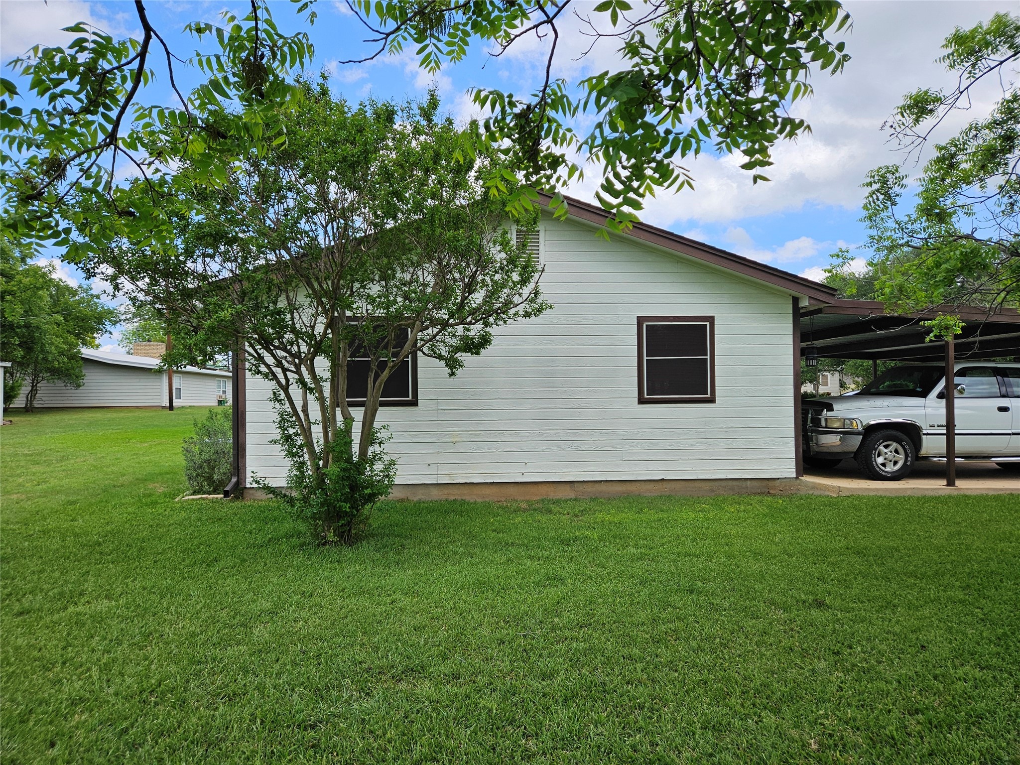 125 Private Road 1317