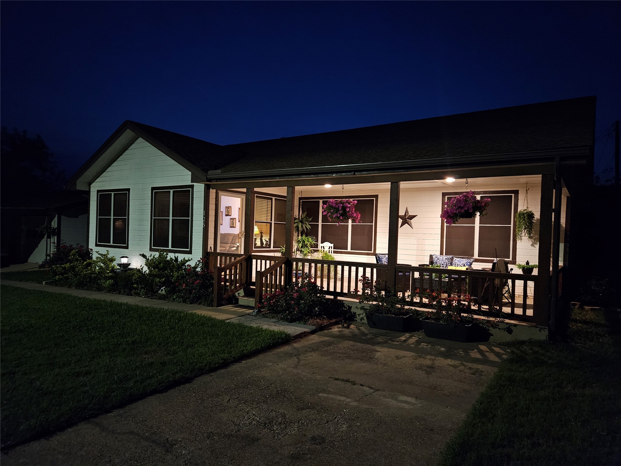 125 Private Road 1317