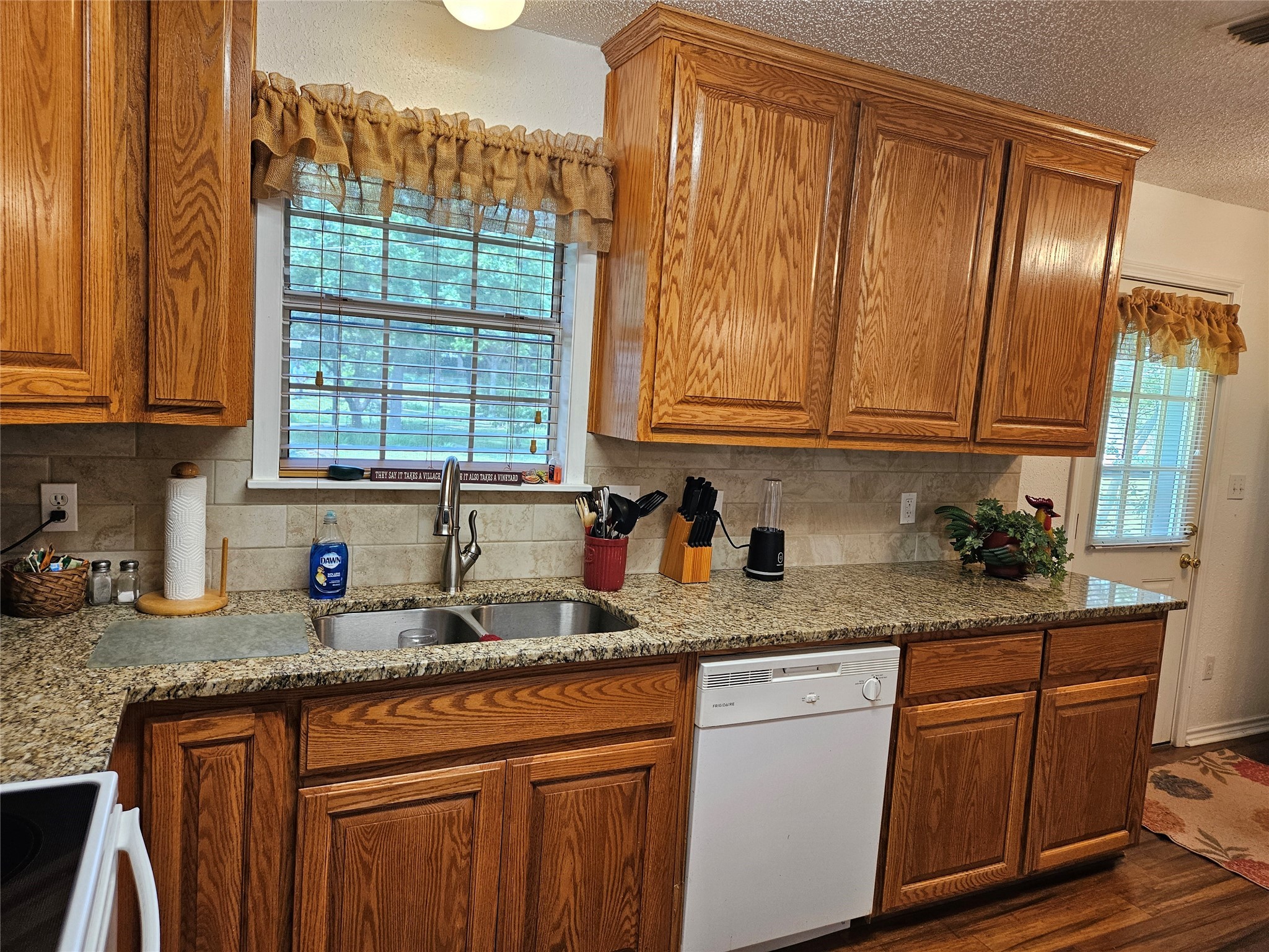 125 Private Road 1317