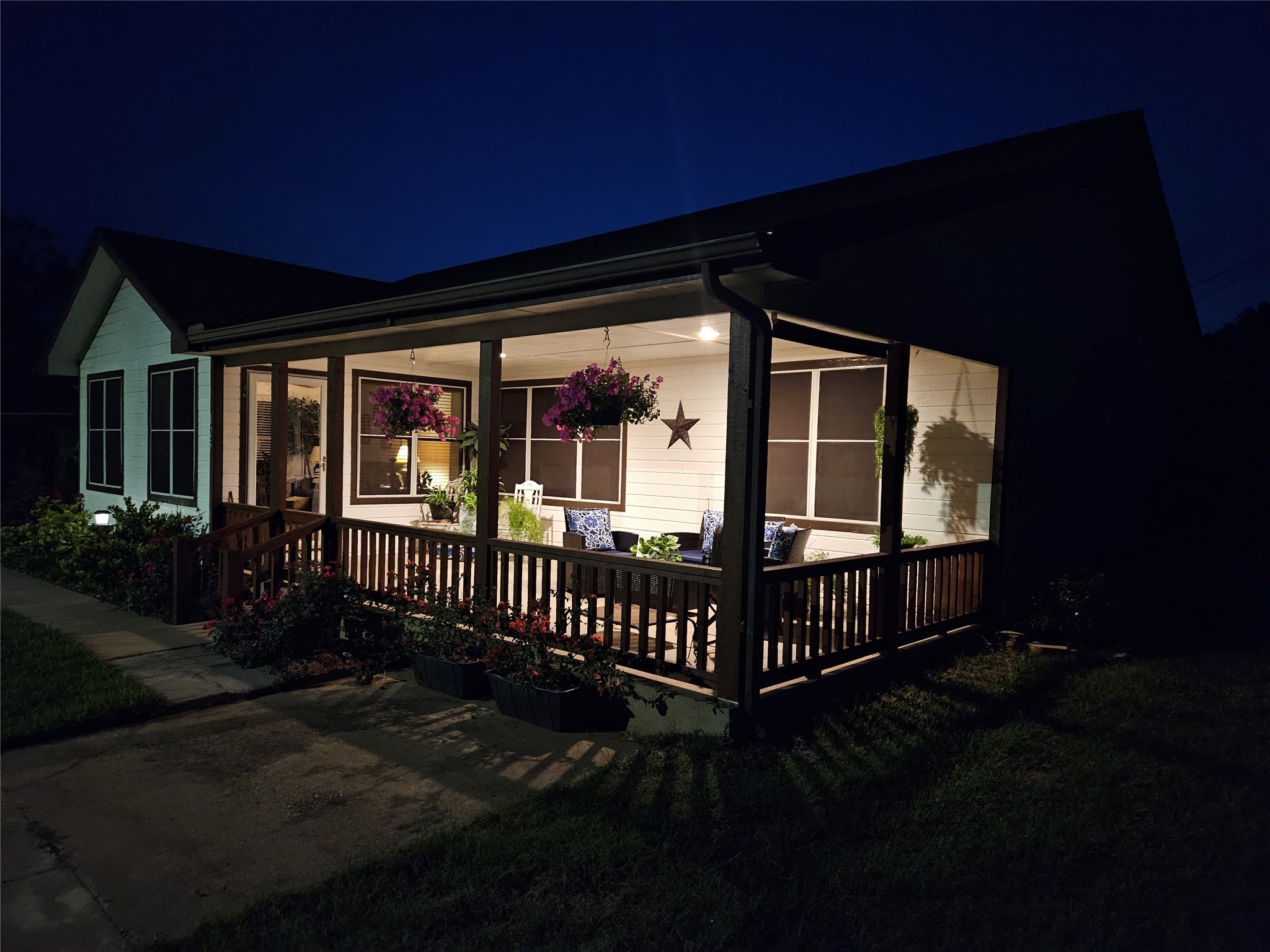 125 Private Road 1317