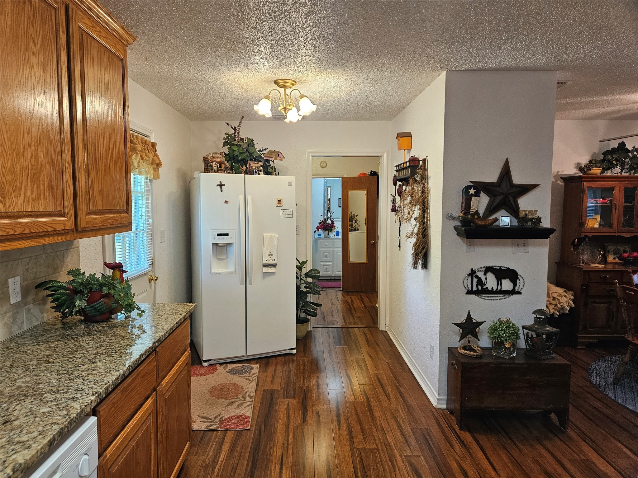 125 Private Road 1317