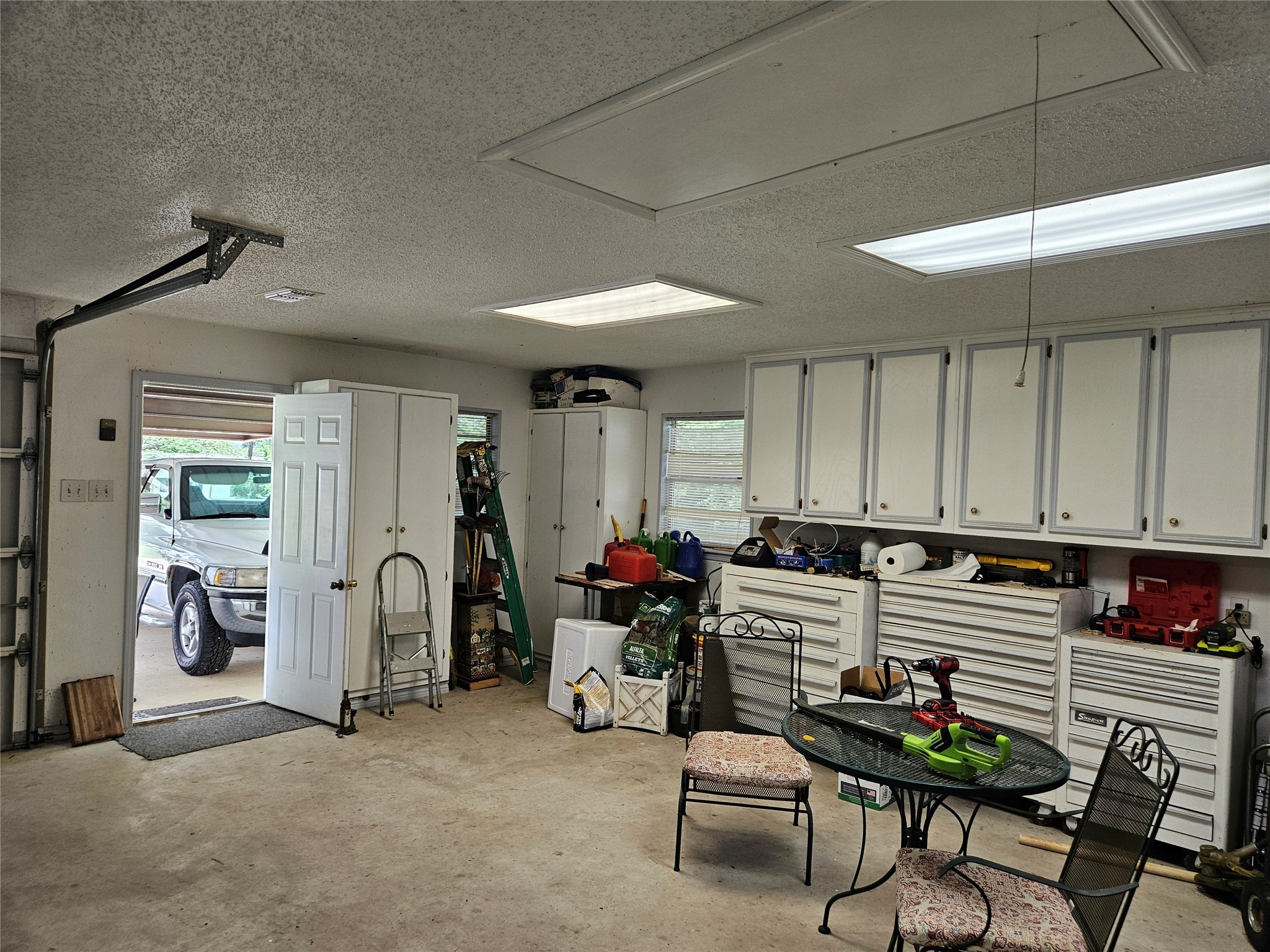 125 Private Road 1317