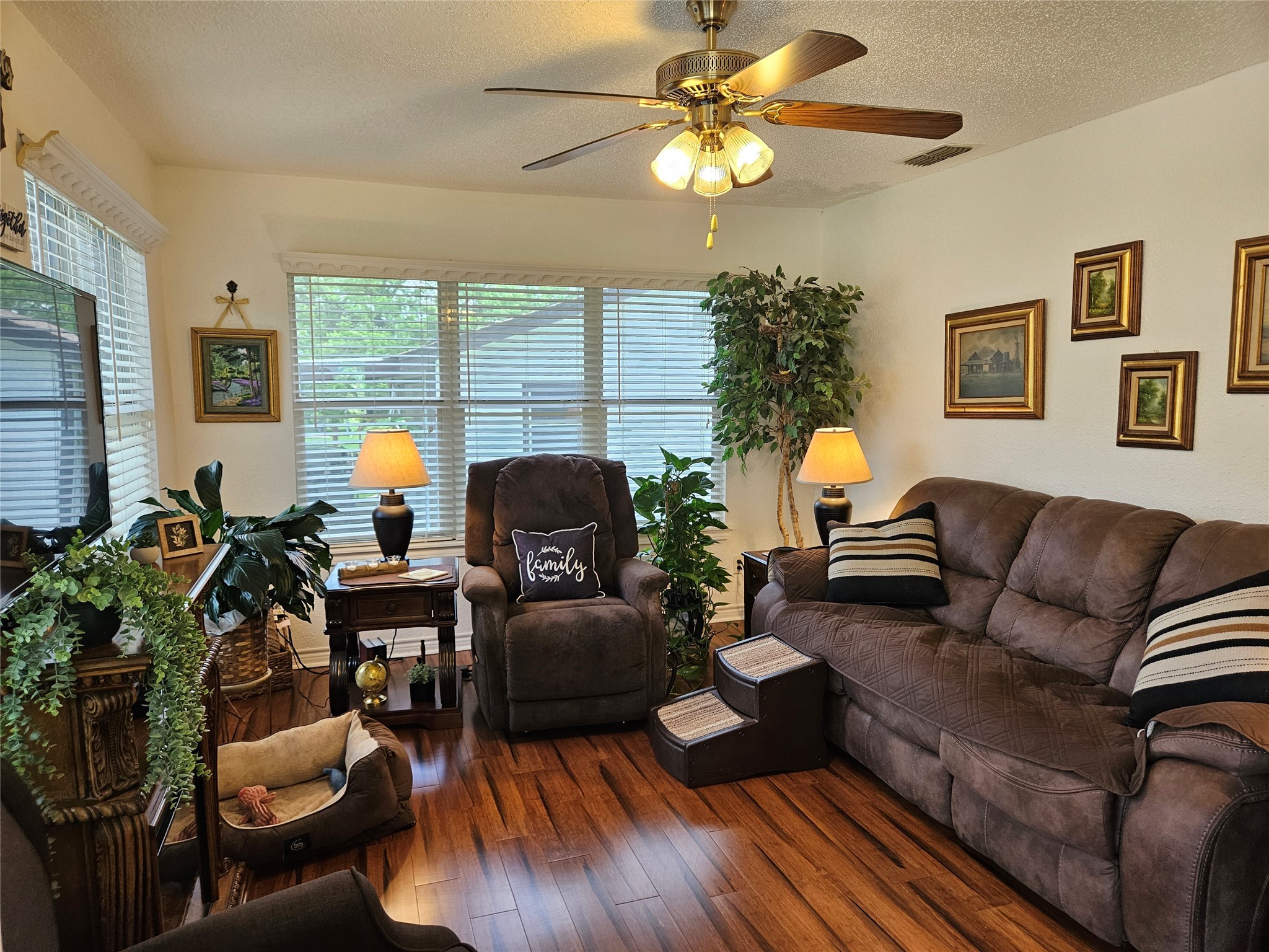 125 Private Road 1317