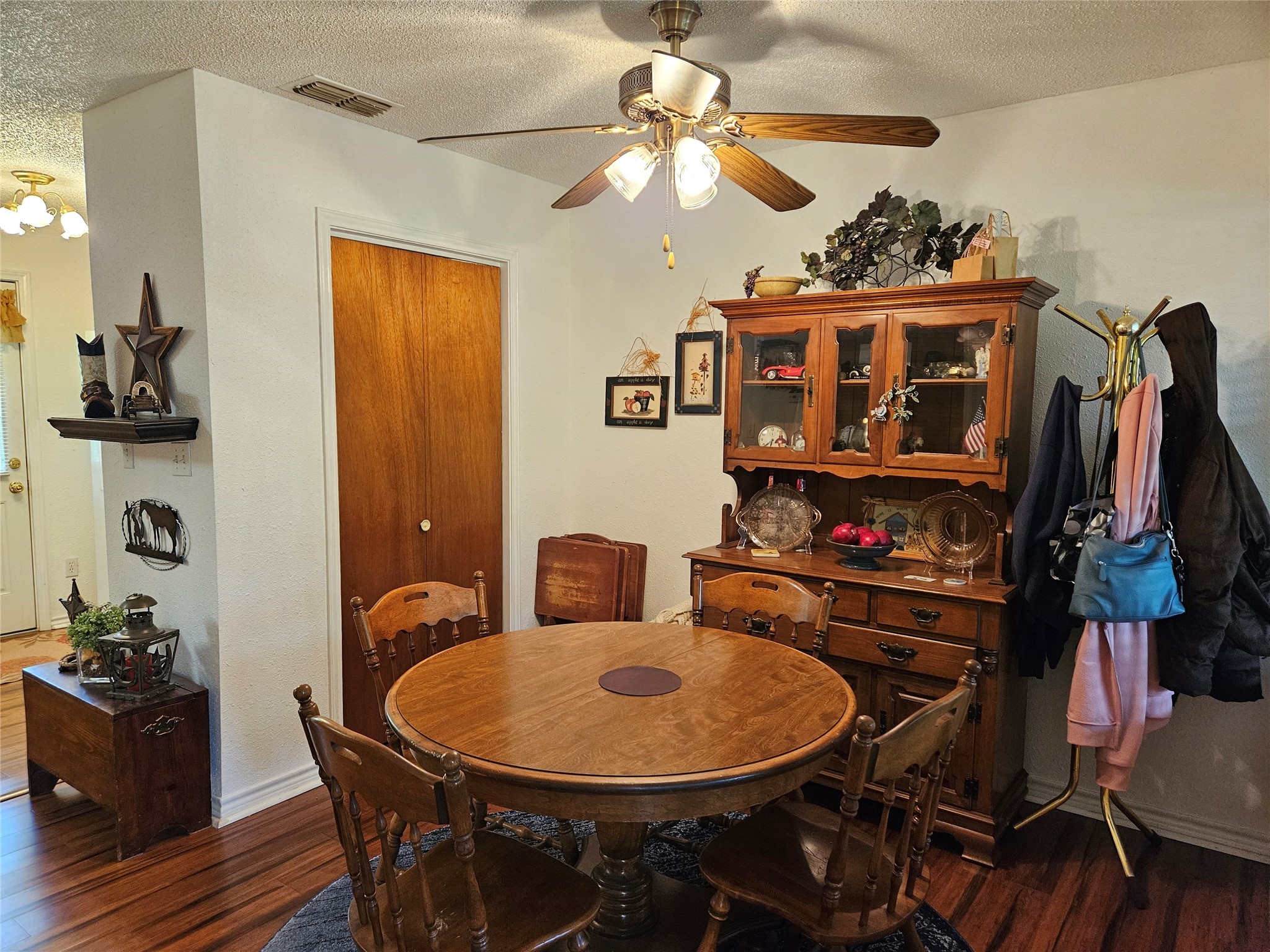 125 Private Road 1317