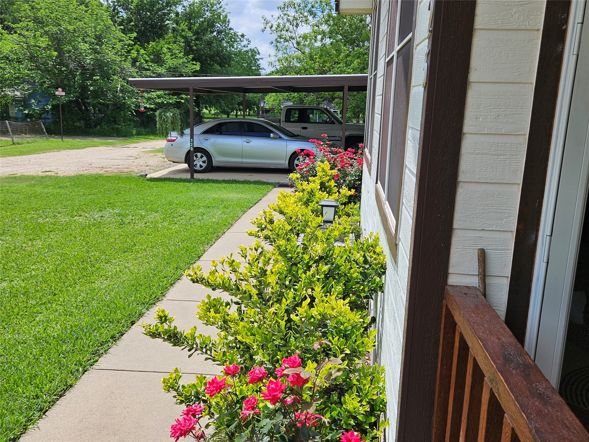 125 Private Road 1317