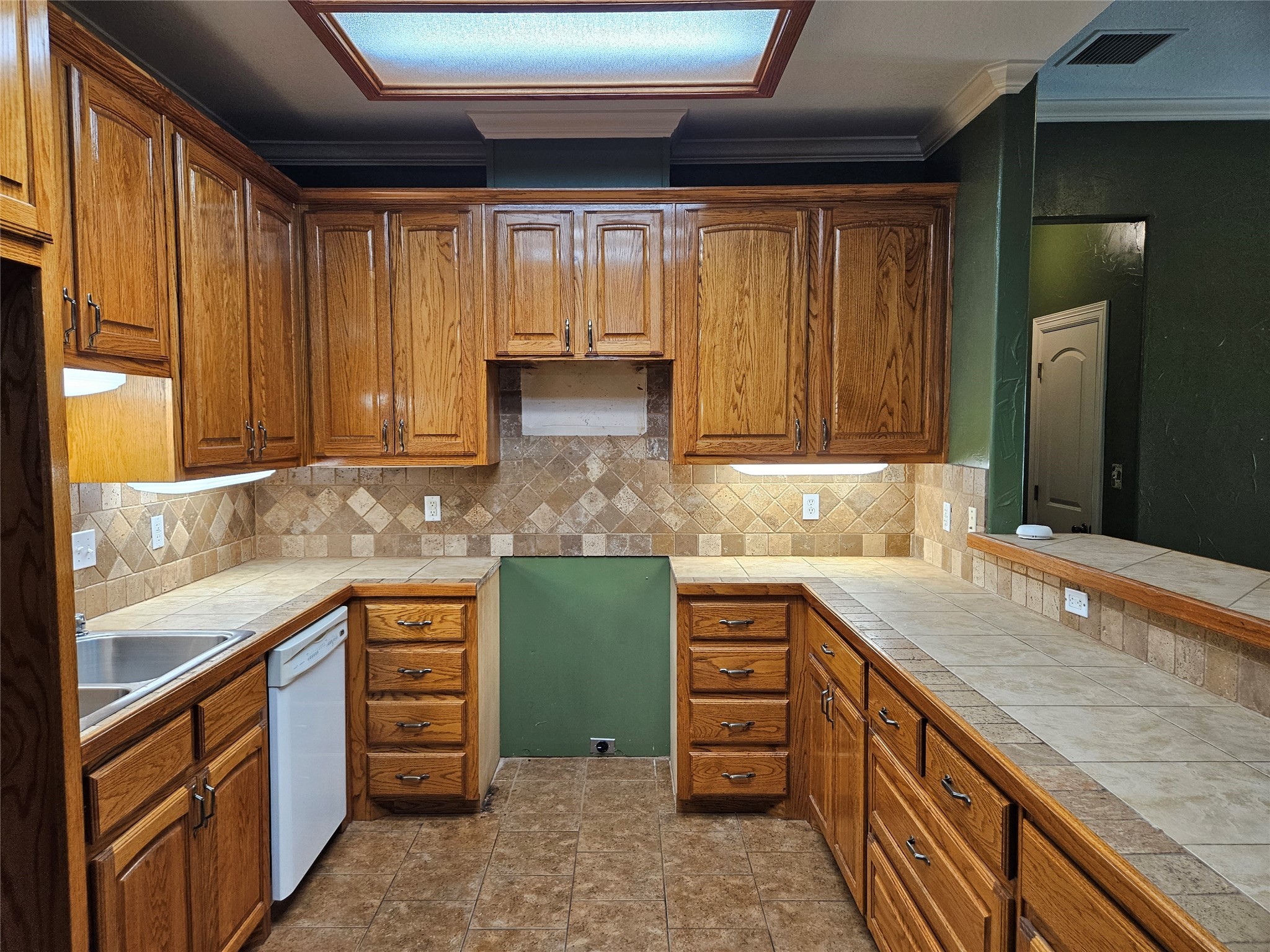 122 S Greenbriar Road