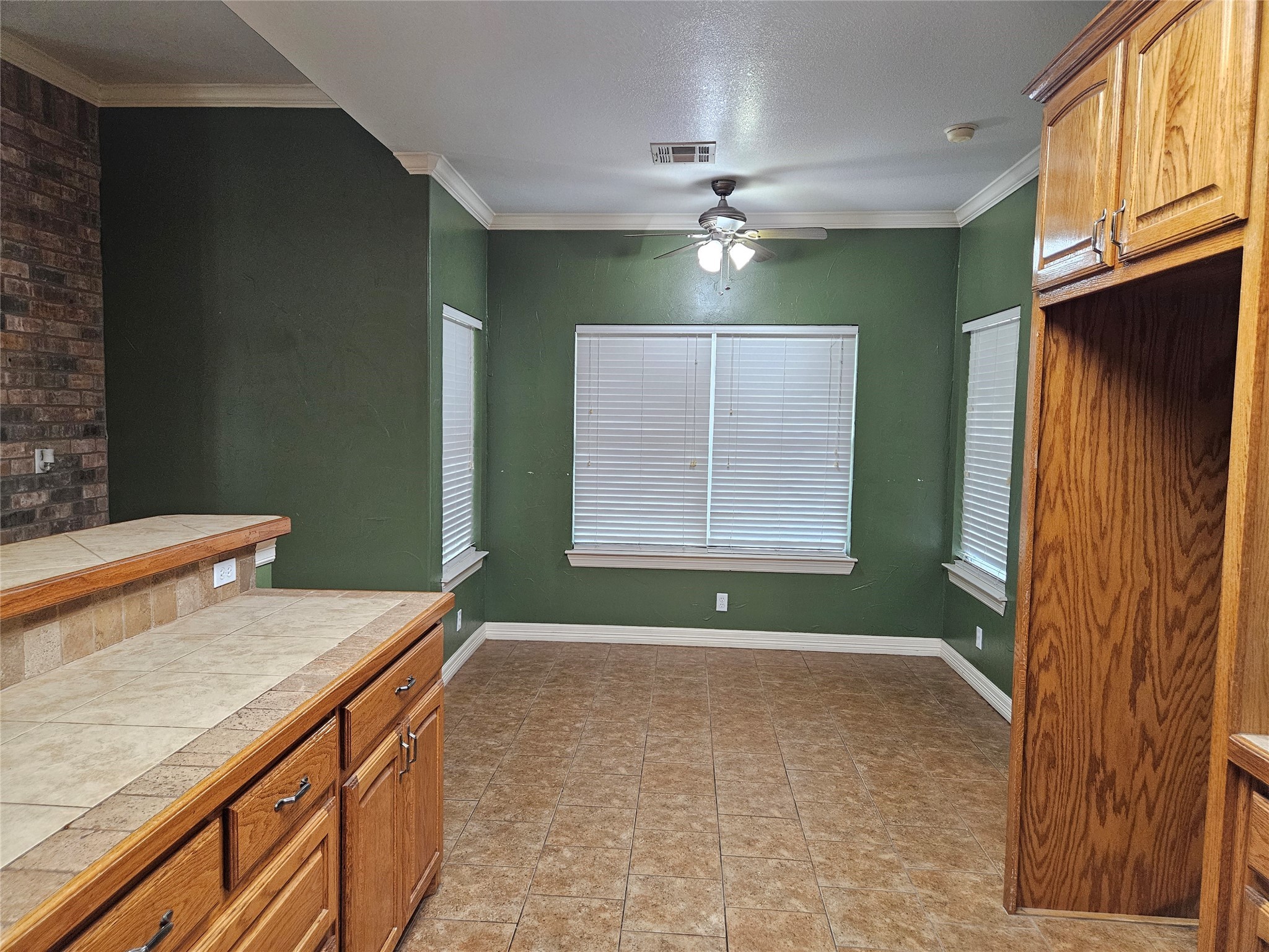 122 S Greenbriar Road