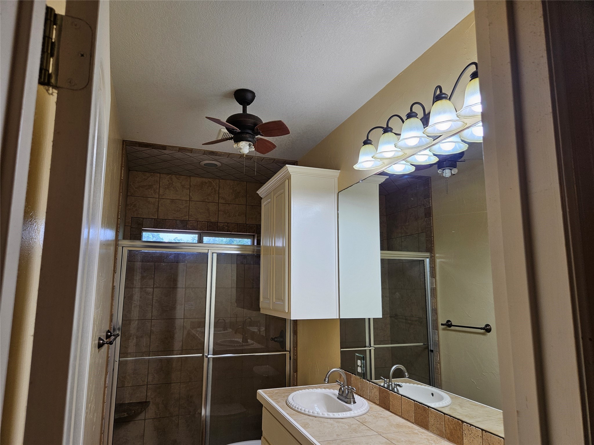 122 S Greenbriar Road