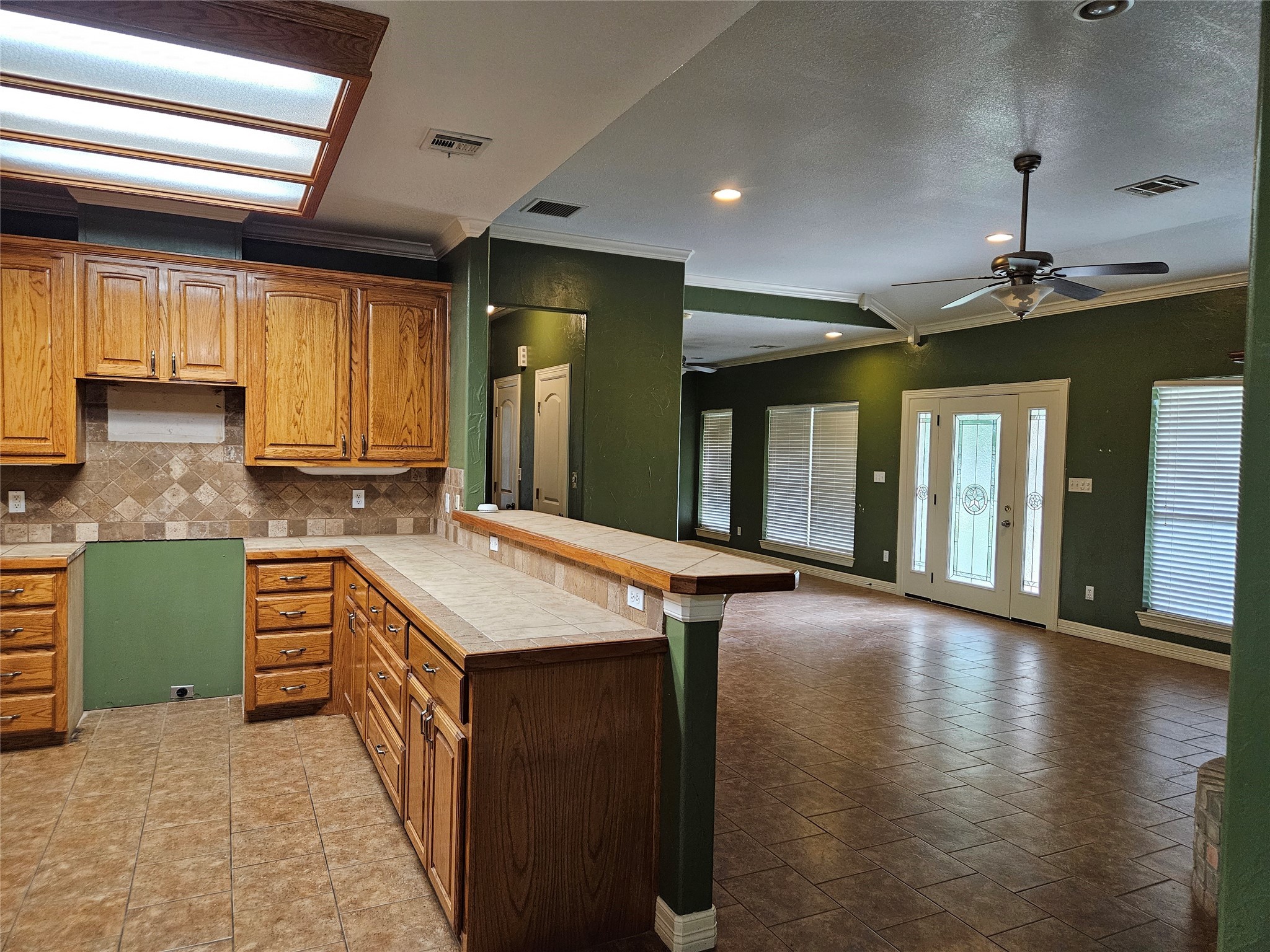 122 S Greenbriar Road