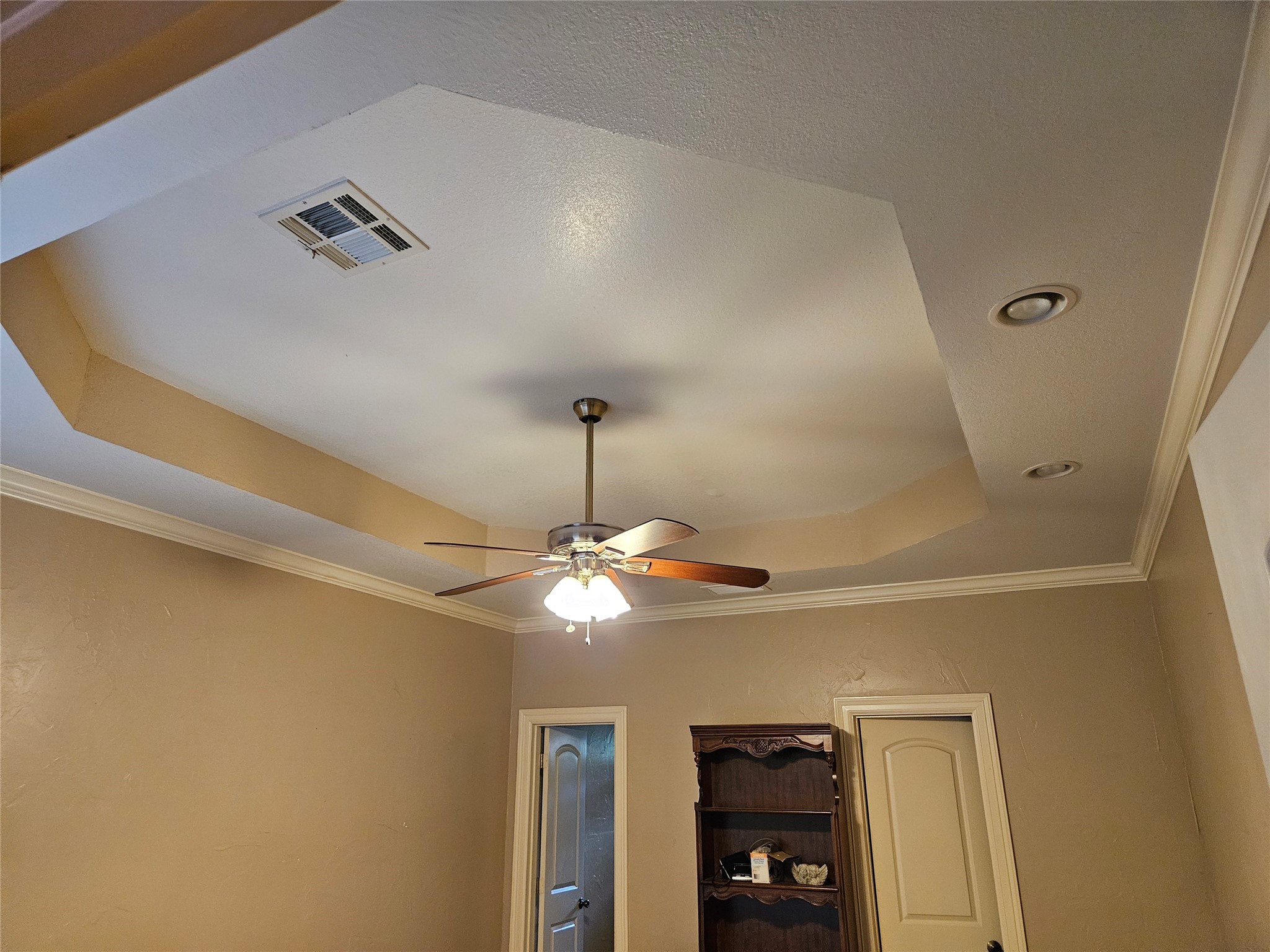 122 S Greenbriar Road