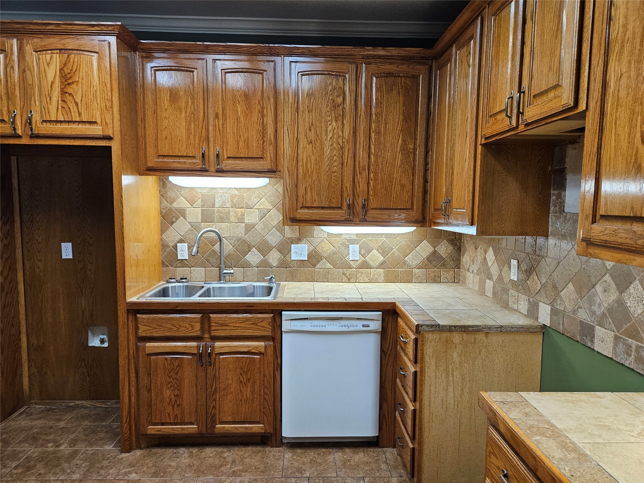 122 S Greenbriar Road