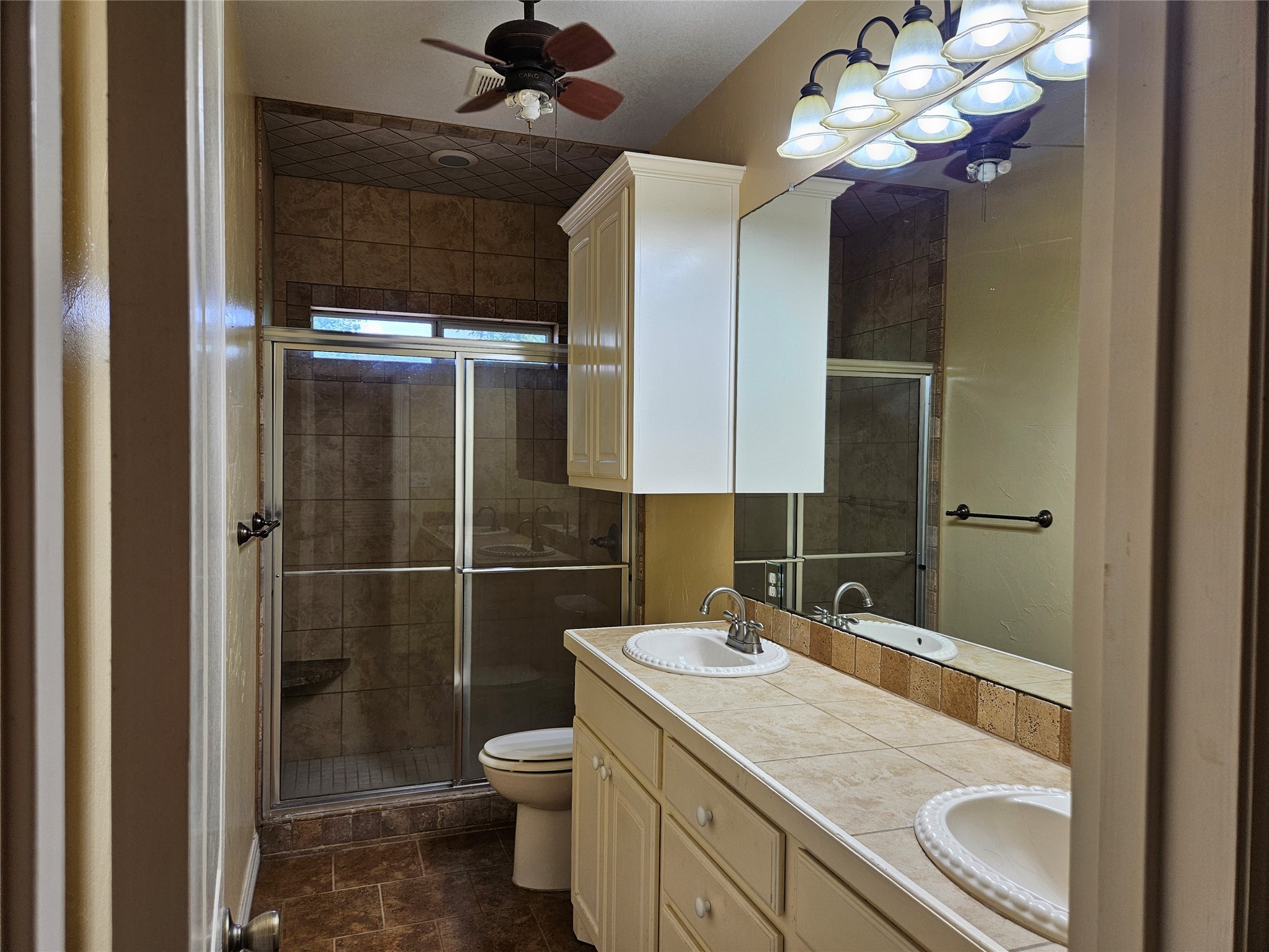 122 S Greenbriar Road