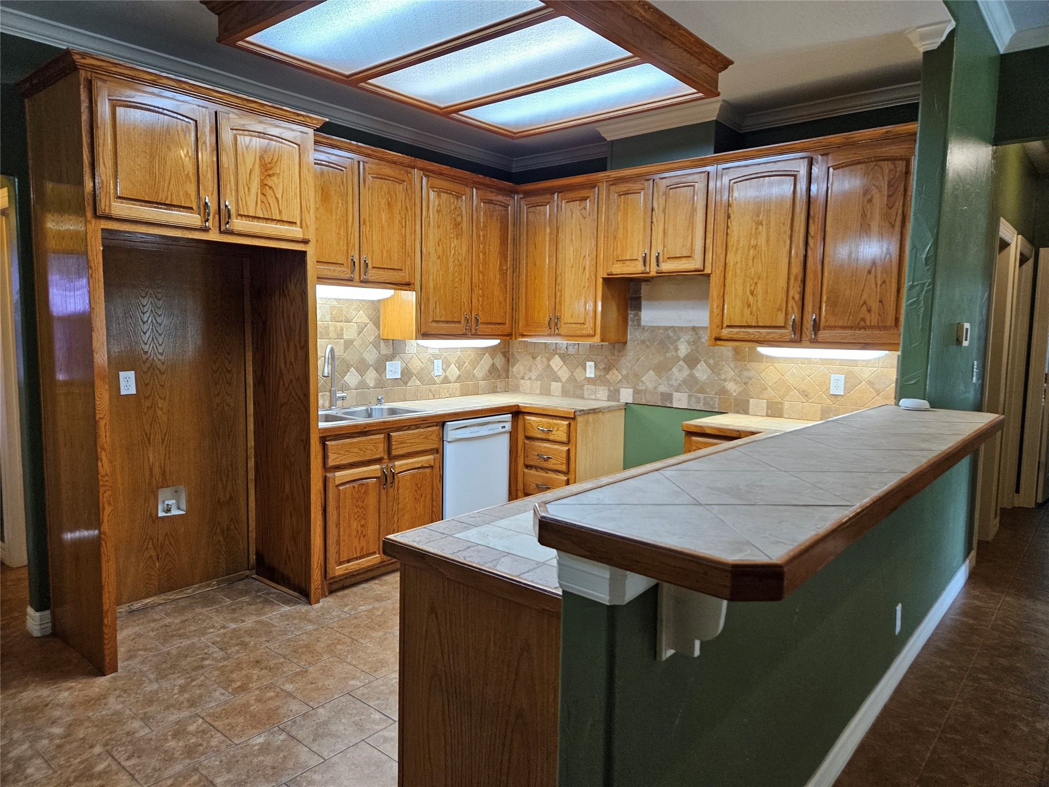 122 S Greenbriar Road